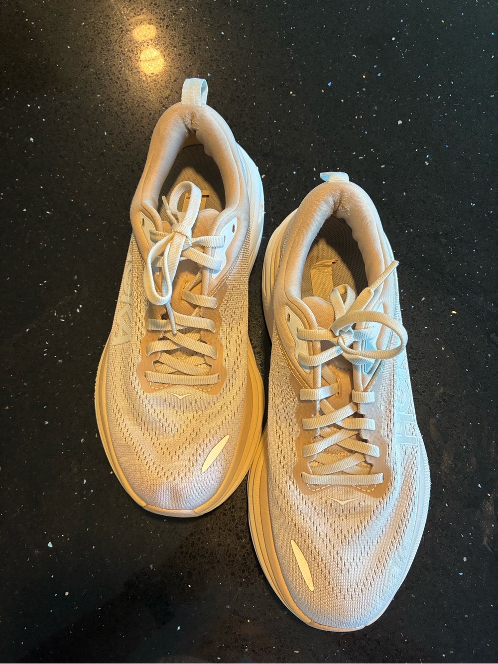 Hoka Women's Bondi 8 in Shifting Sand/eggnog